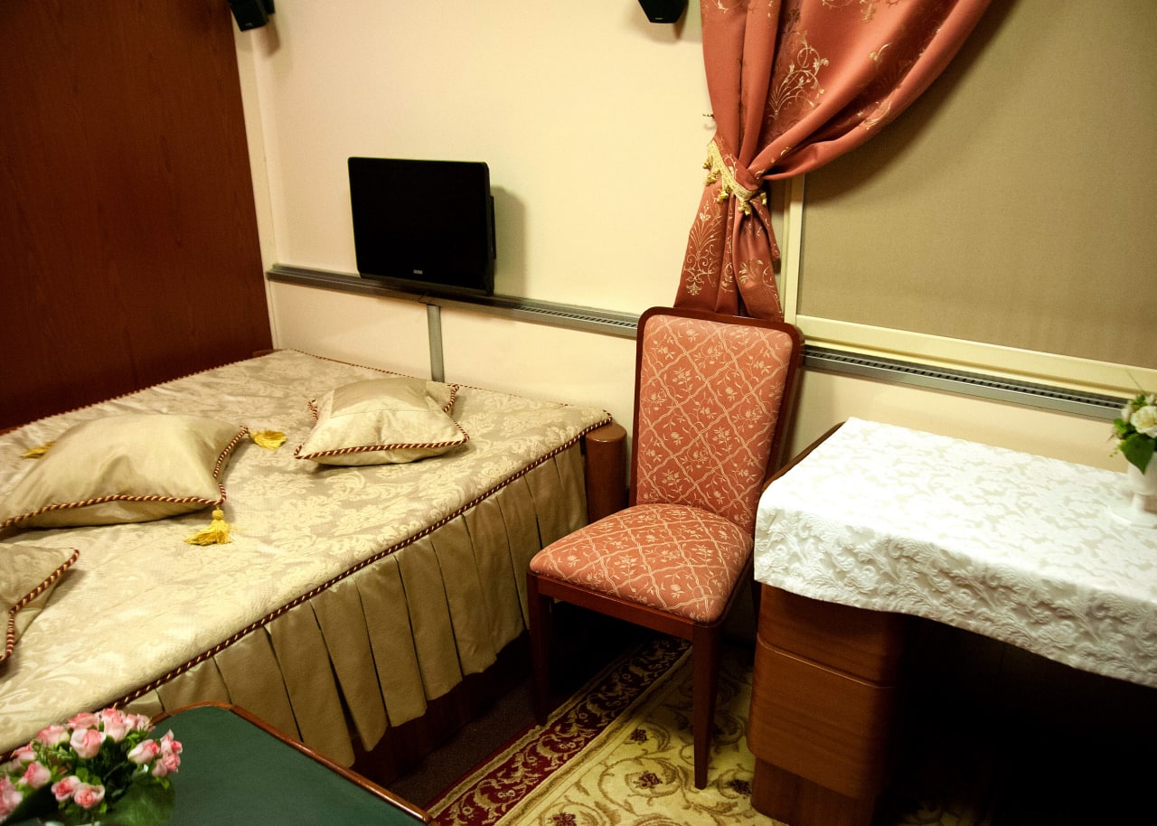 Кухня, спальня і душ: фото найрозкішніших вагонів Укрзалізниці