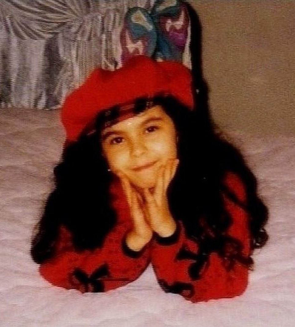 Настя Каменских умилила сеть новыми фото: показала, какой была в детстве