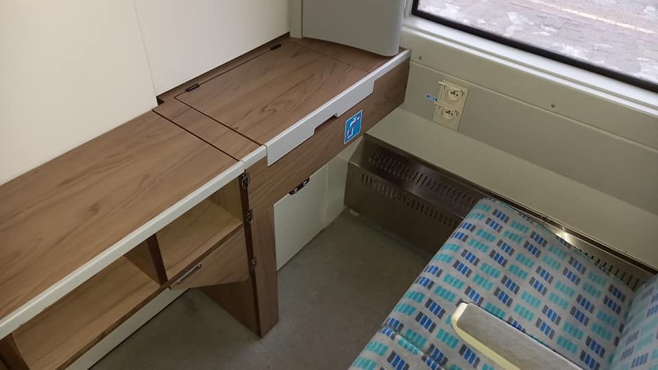 Як виглядають елітні купе в поїздах Укрзалізниці: окремі умивальники і монітори (фото)