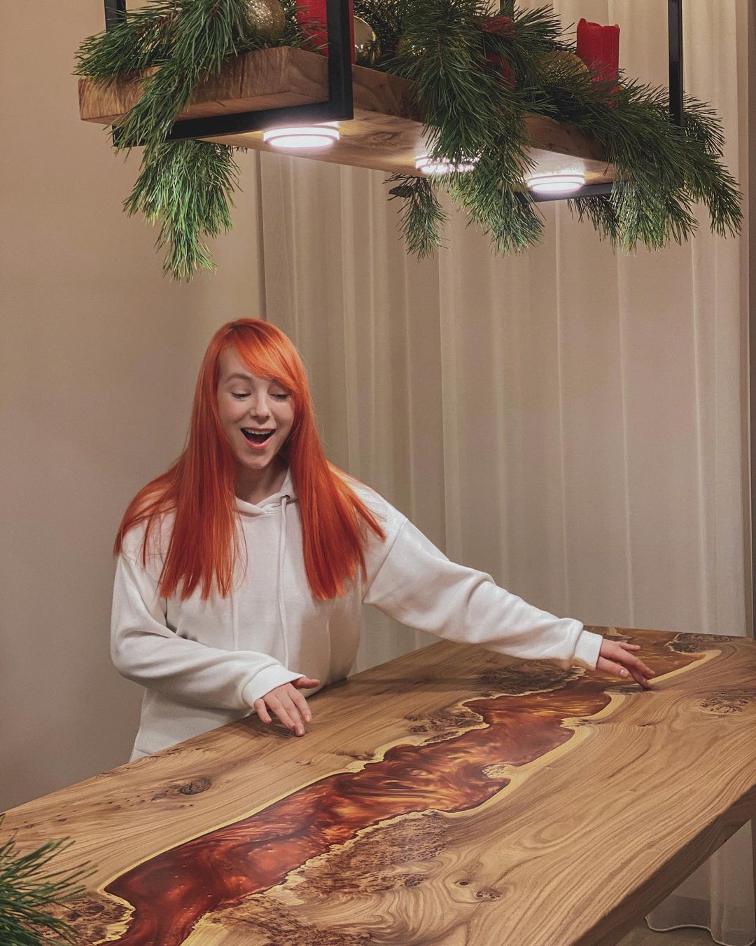 160 квадратных метров: Тарабарова впервые показала свой новый особняк