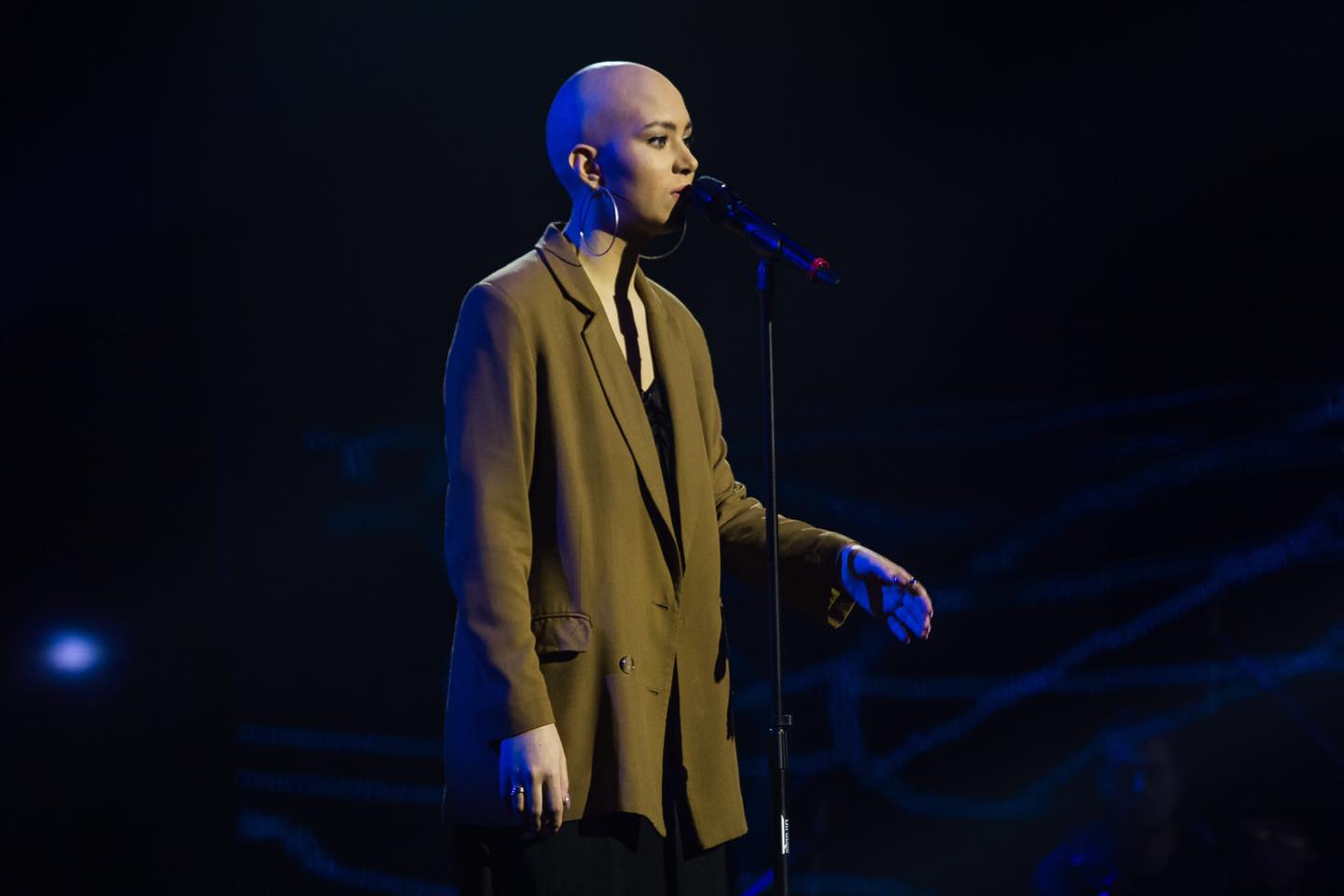 На &quot;Голосі країни&quot; выступила девочка без волос и очаровала проникновенной песней (видео)