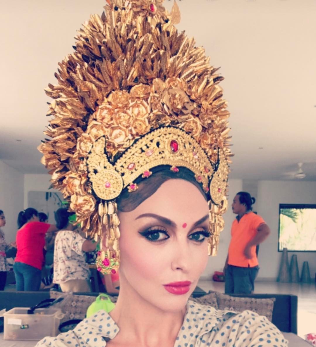 Оля Полякова 