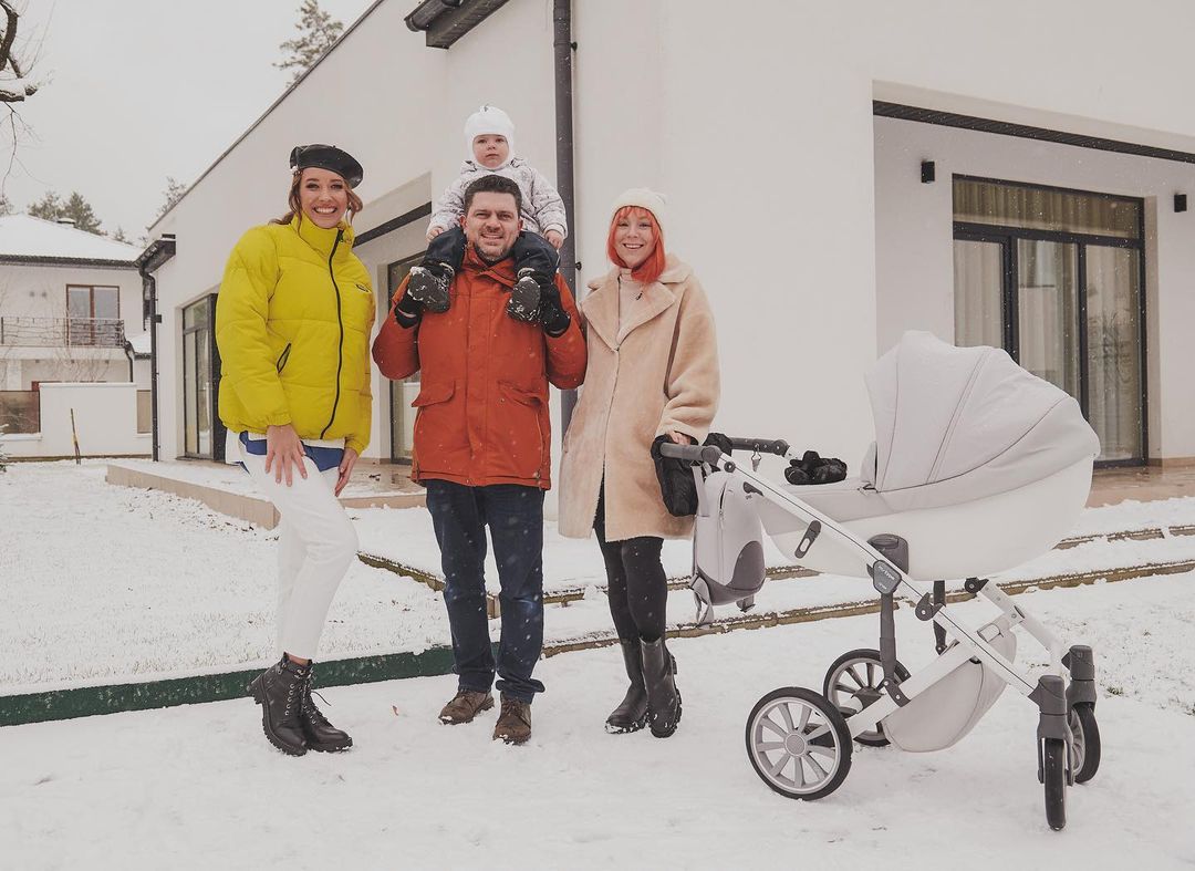 160 квадратных метров: Тарабарова впервые показала свой новый особняк