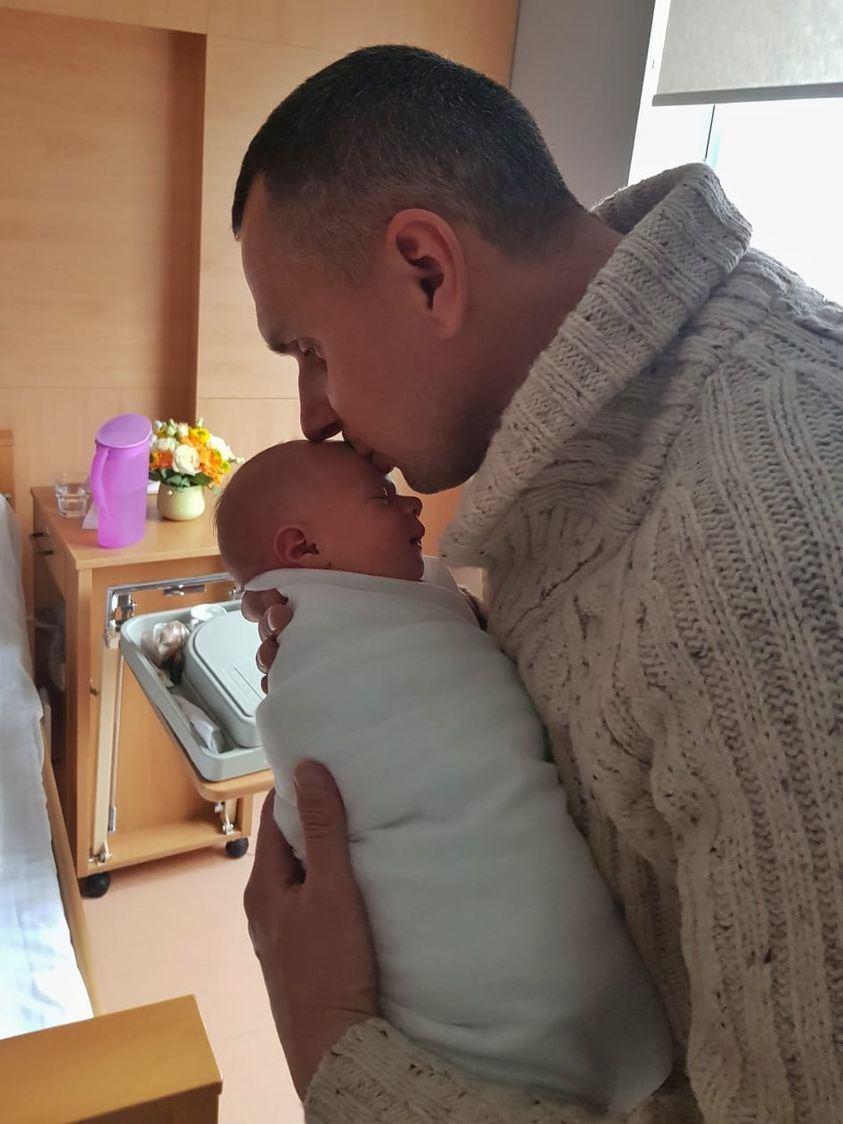 Стало известно имя возлюбленной Олега Сенцова, родившей ему дочь