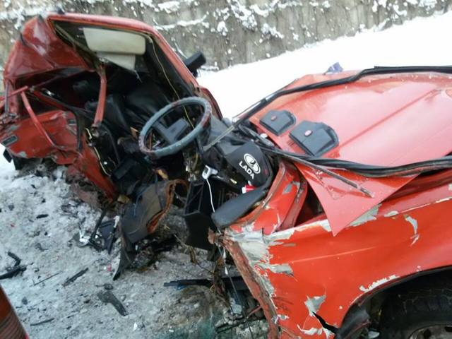 В Хмельницькому зіткнулись мікроавтобус і автомобіль &quot;ВАЗ&quot;, є постраждалі