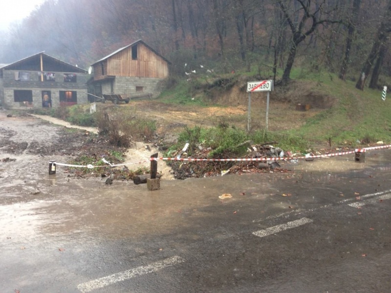 В ГСЧС заявили о подтоплении 30 домохозяйств в Закарпатье из-за дождей