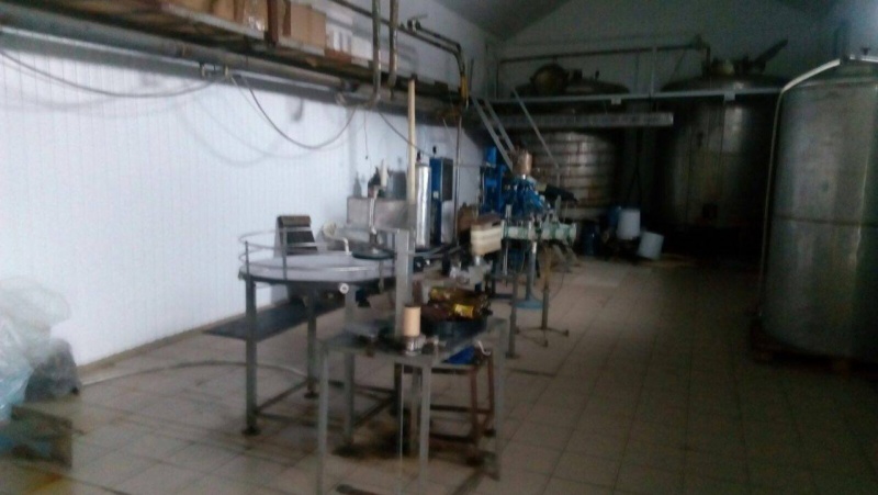 Під Маріуполем виявили цех з виготовлення контрафактного алкоголю