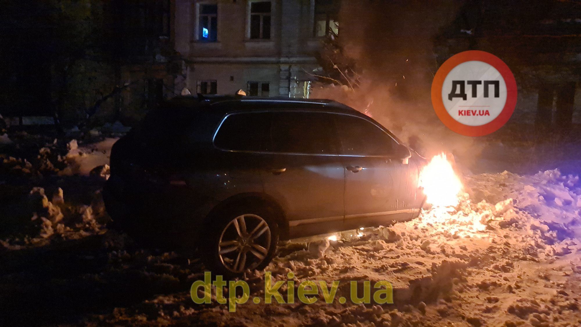 В Киеве подожгли машину журналиста Антонова, боровшегося с &quot;автохамами&quot;