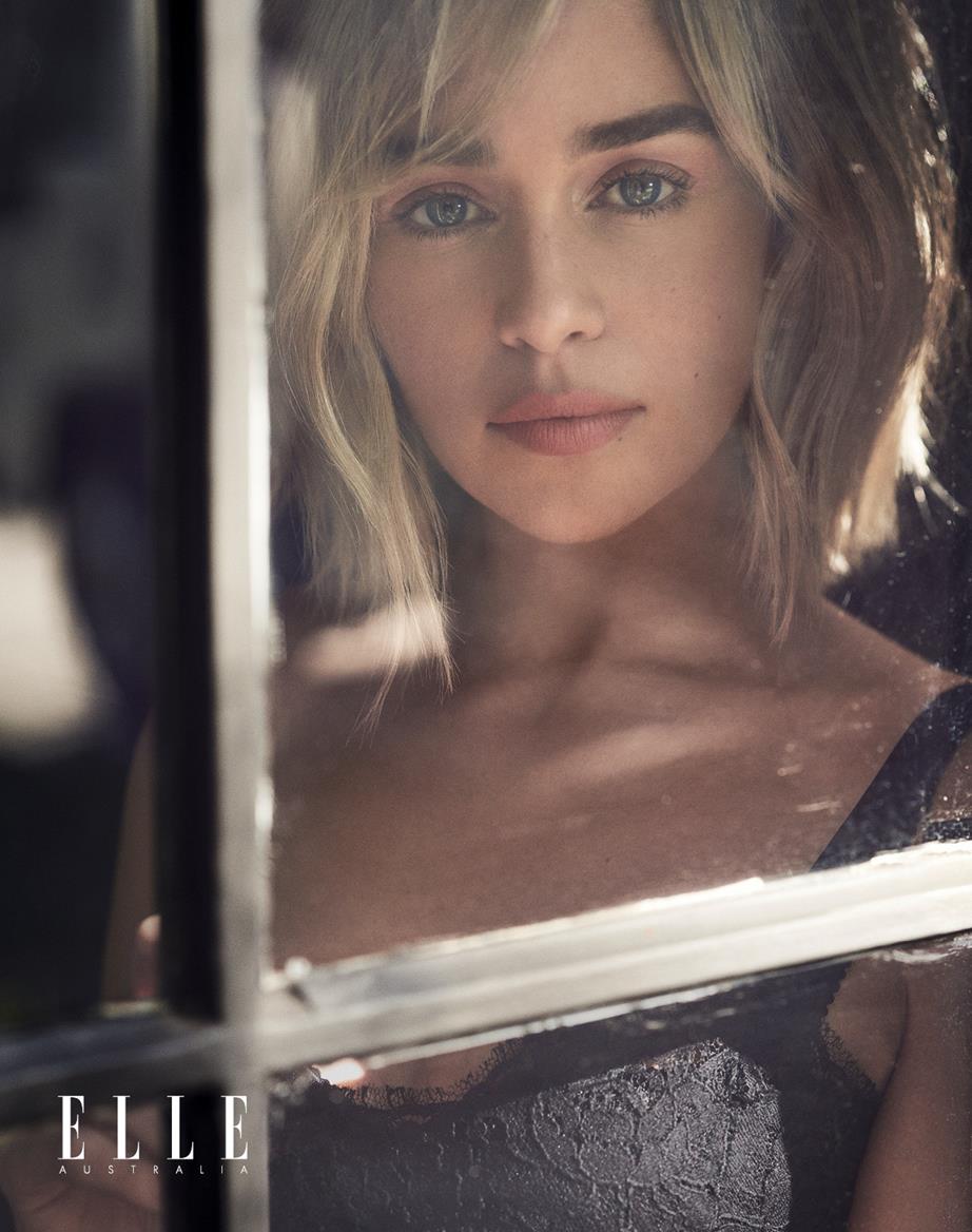 Звезда &quot;Игры престолов&quot; позировала для модного глянца в роскошных нарядах