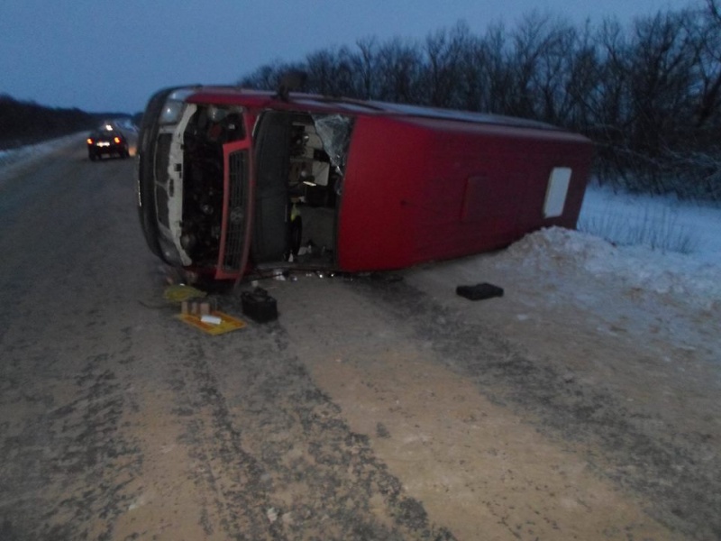 В Луганской области перевернулся автобус, есть пострадавшие
