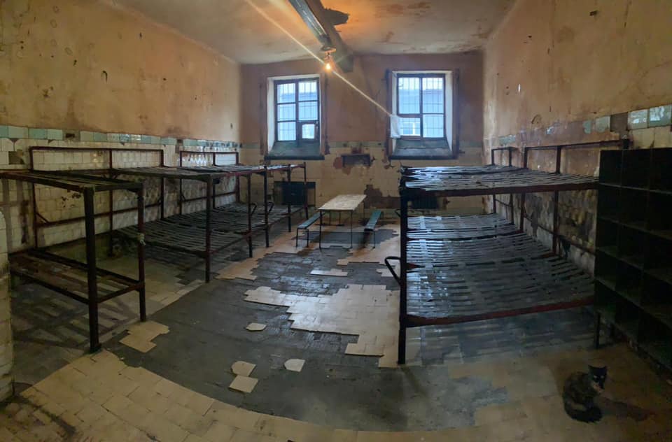 Фото камеры в Лукьяновском СИЗО &quot;до&quot; и &quot;после&quot;: просто 16 век