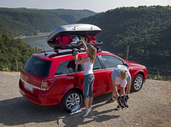 Подорож на власному авто — плюси і мінуси