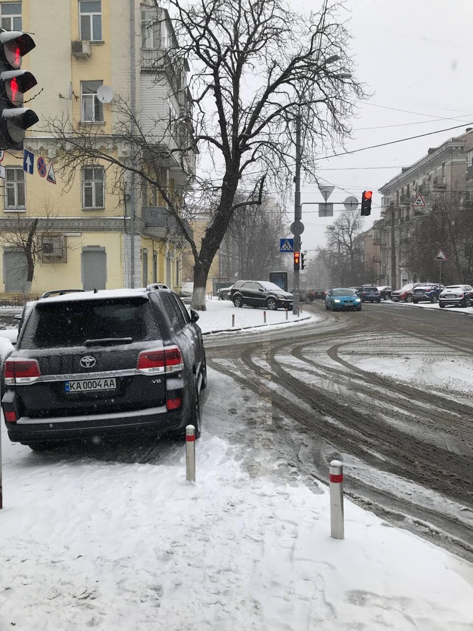 Арахамія кинув джип на &quot;зебрі&quot; під Офісом президента: кияни поскаржилися &quot;копам&quot;