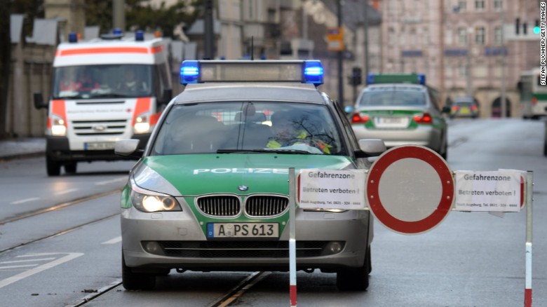 В Германии эвакуировали 50 тыс. человек, чтобы обезвредить двухтонную бомбу