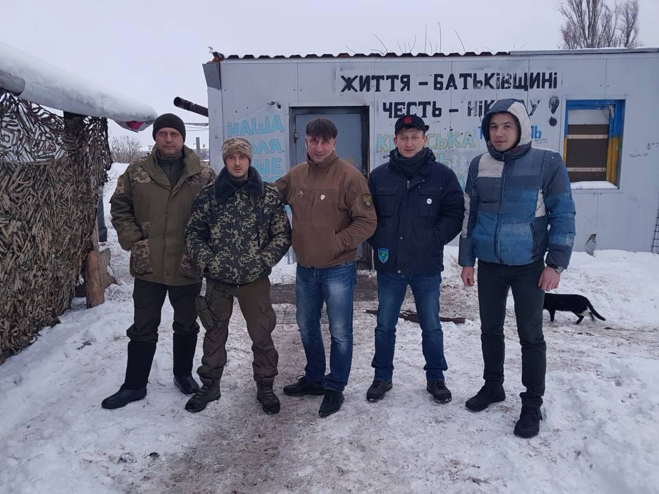 Лікарі волонтери