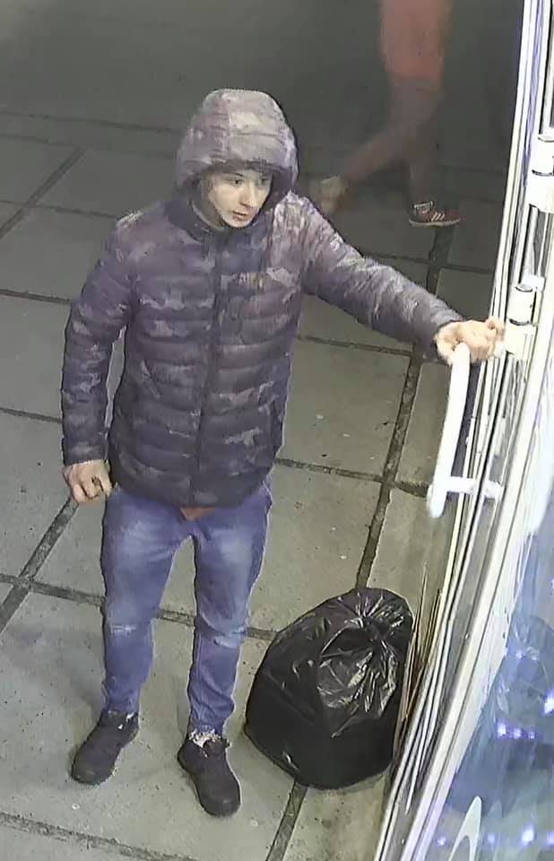 В Николаеве воры цинично забрали деньги у беременной баристы (видео)