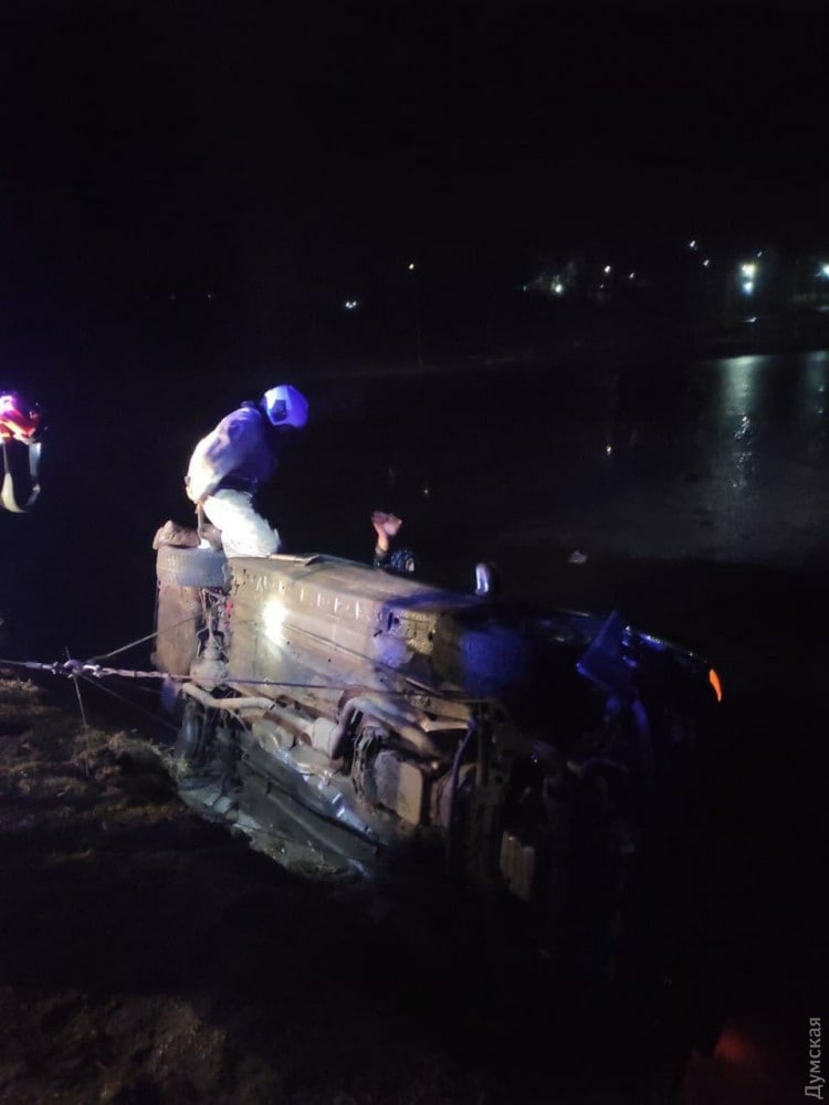 Похоронили погибших в ДТП и сами попали в аварию: жуткая трагедия в Одессе