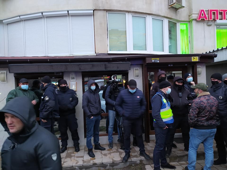 В Одессе жестоко избили ветерана АТО: возмущенные люди вышли на митинг (видео, фото)