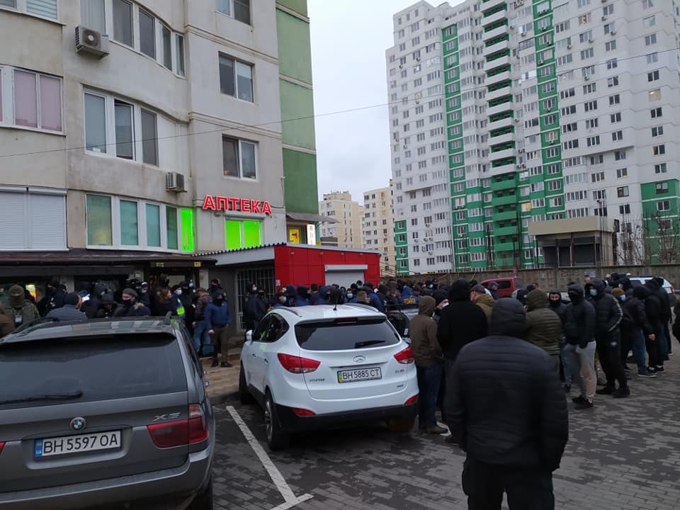 В Одессе жестоко избили ветерана АТО: возмущенные люди вышли на митинг (видео, фото)