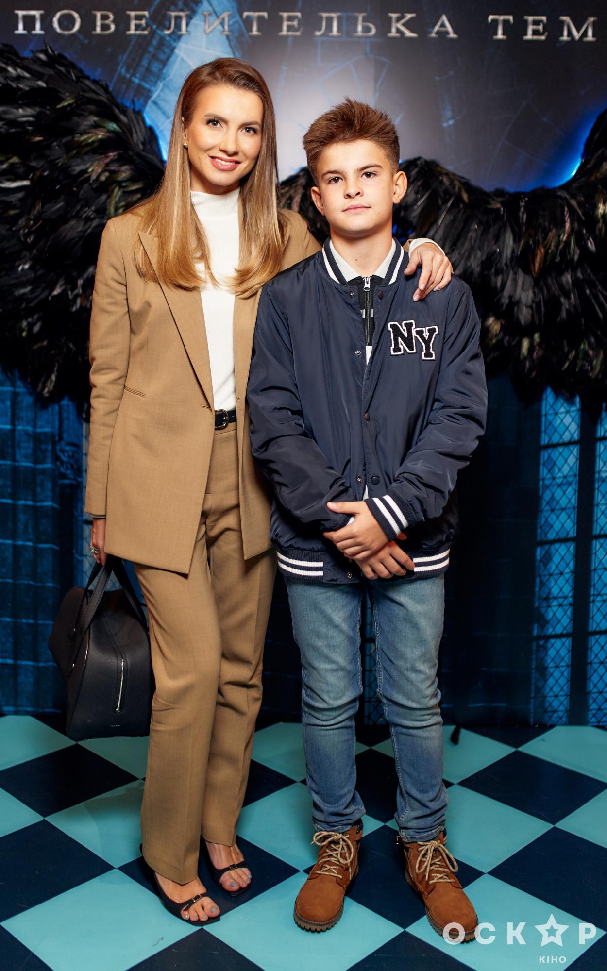 Сумская, Логунова, Завальская и другие звездные гости на премьере фильма "Малефисента 2" в Киеве