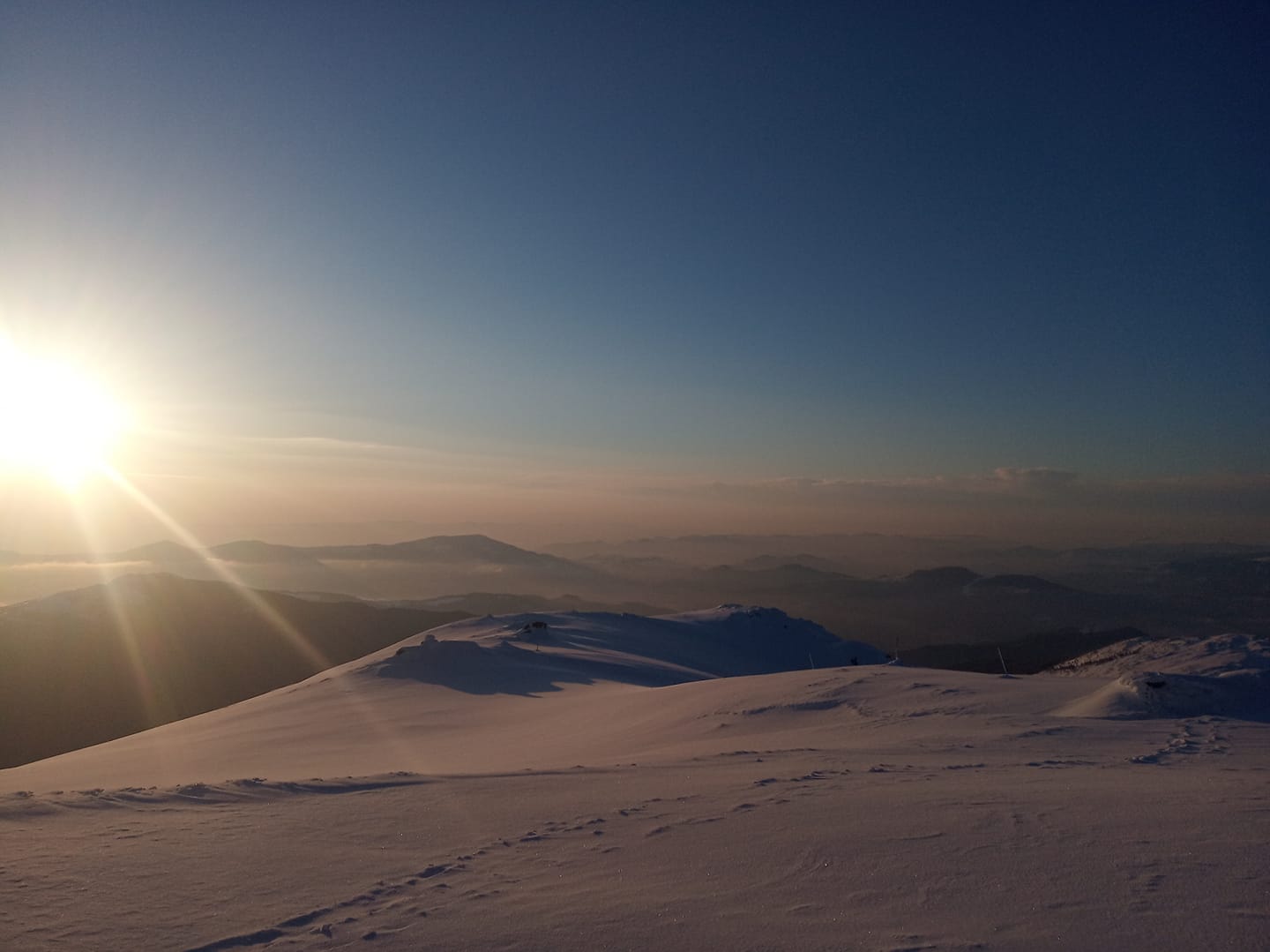 У Карпатах наприкінці квітня триває зима: сніг та мороз (фото)