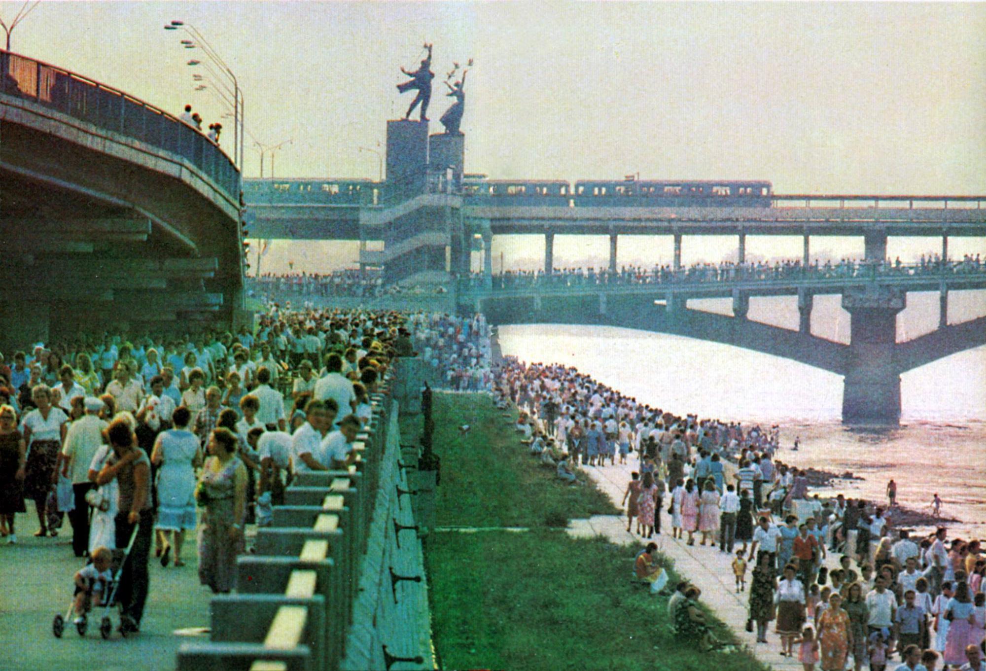 День Києва: як святкують сьогодні і 30 років тому (фото)