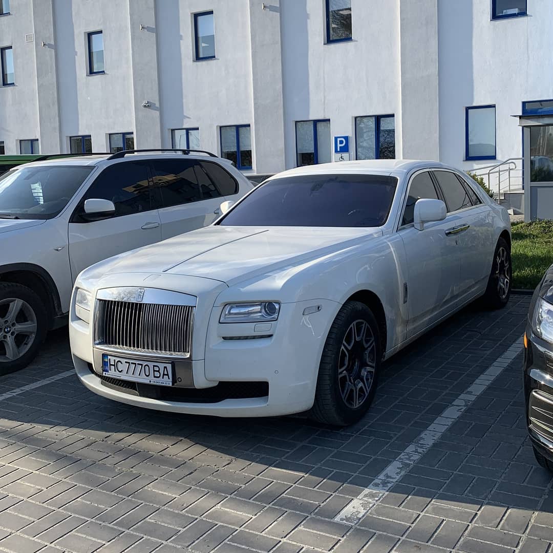 У Львові засвітився єдиний в Україні білий Rolls-Royce Ghost вартістю 10 мільйонів