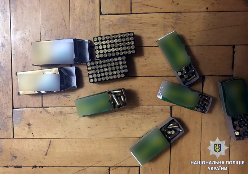 В Харьковской области разоблачили и задержали мужчину из-за сбыта оружия