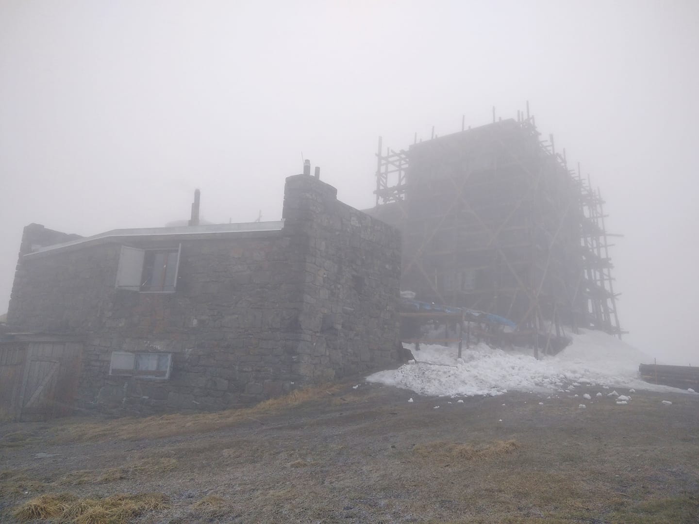 Карпати накрило снігом: з'явилося фото зими в травні