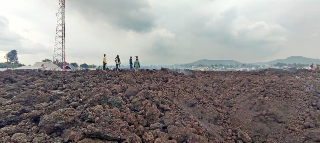 Украинский военный показал последствия извержения вулкана в Конго: жуткие фото