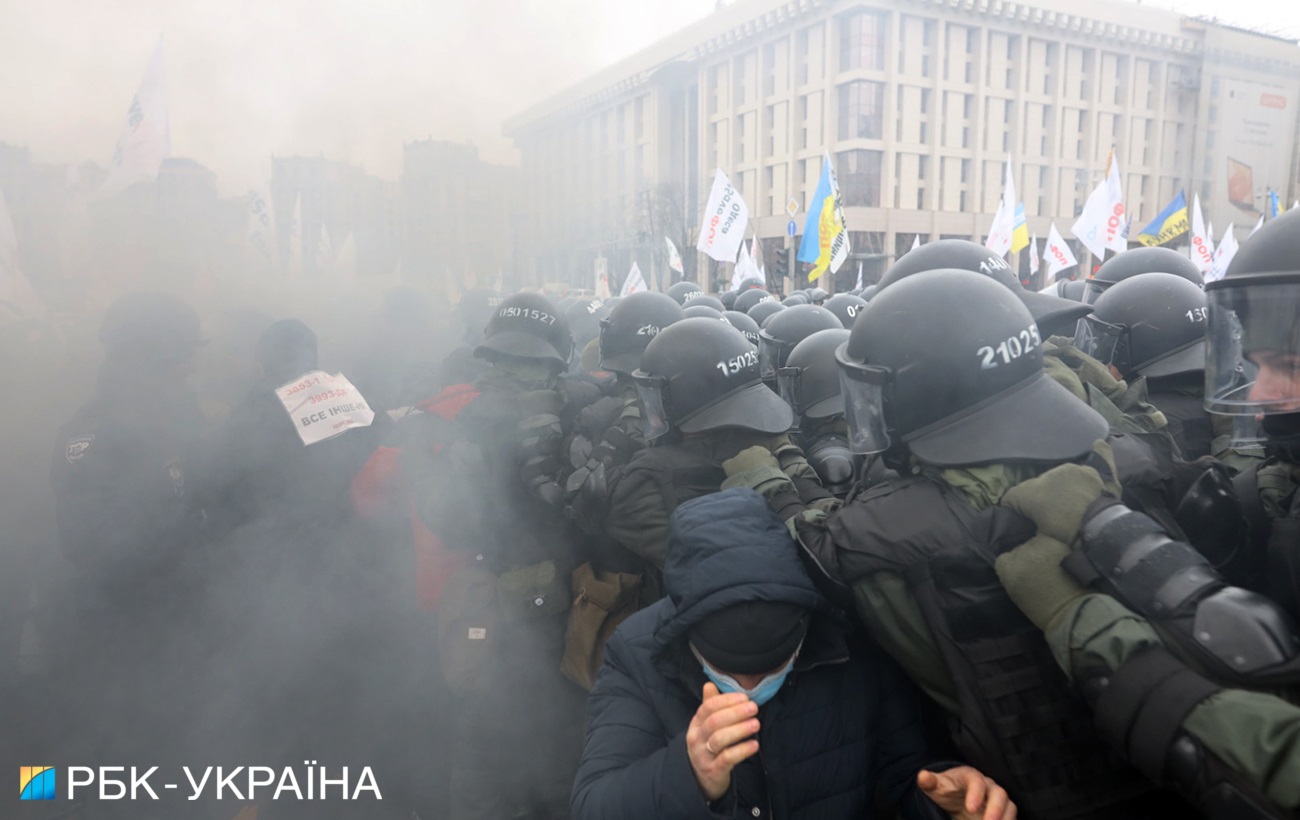 ФОПы установили палатки на Майдане после жестокой драки с полицией (много фото)