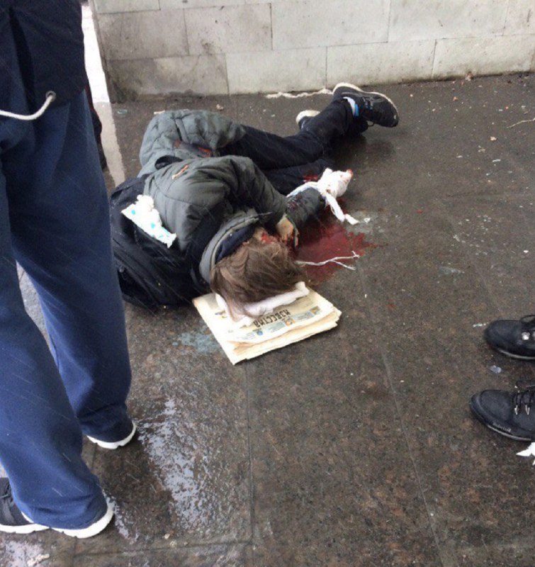 В Санкт-Петербурге произошел взрыв возле библиотеки, пострадал подросток