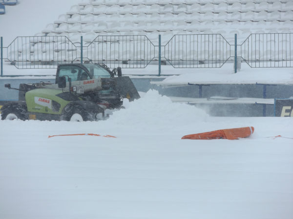 Матч 22 туру УПЛ &quot;Зірка&quot; - &quot;Олександрія&quot; перенесли через снігопад