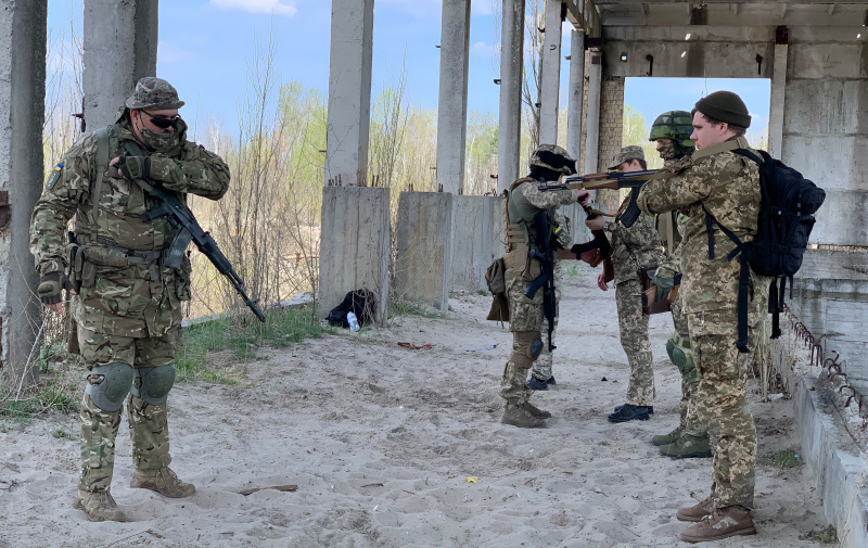 Последний рубеж. Кто и как готовится защищать Киев "от российских танков"