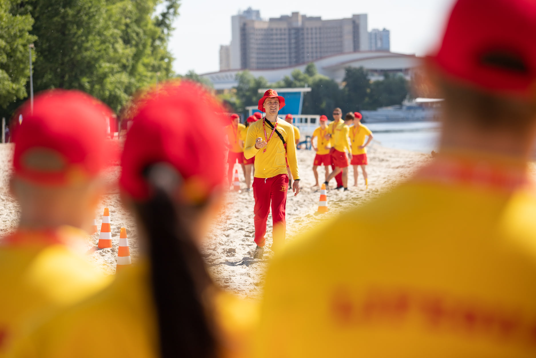 Ось так виглядають лайфгарди в Києві: крутіші, ніж рятувальники Малібу!