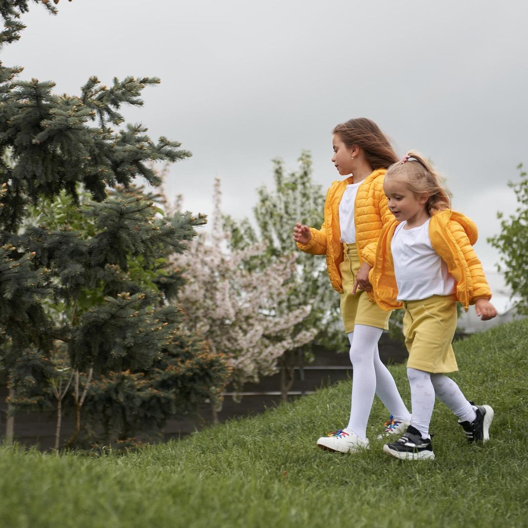 Мамины принцессы: Лилия Ребрик очаровала стильным family look с дочерьми
