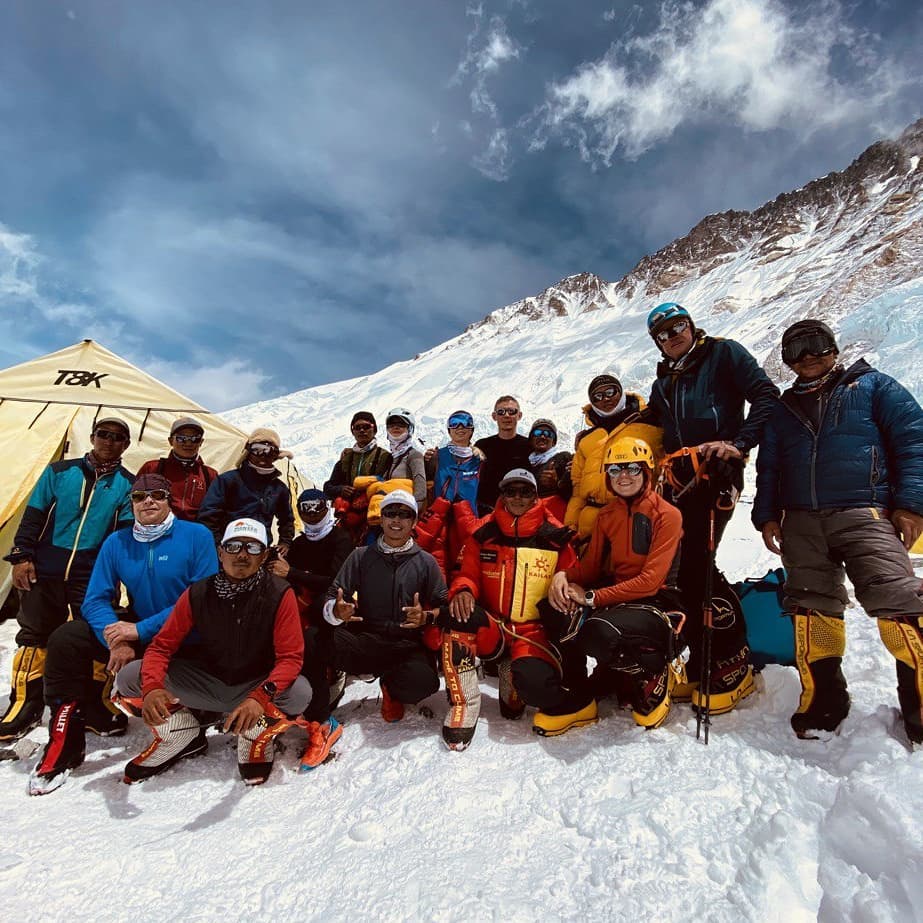 Житель Харькова побил рекорд по восхождениям на Эверест: было очень сложно