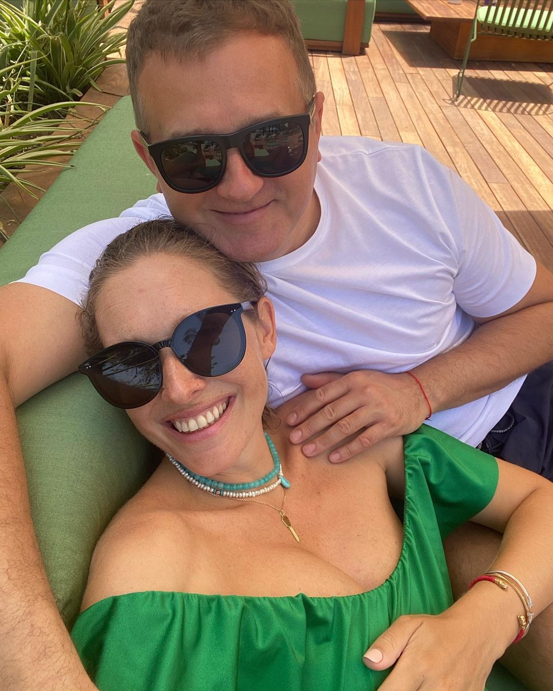 Красуня: вагітна Катя Осадча в купальнику показала кругленький животик