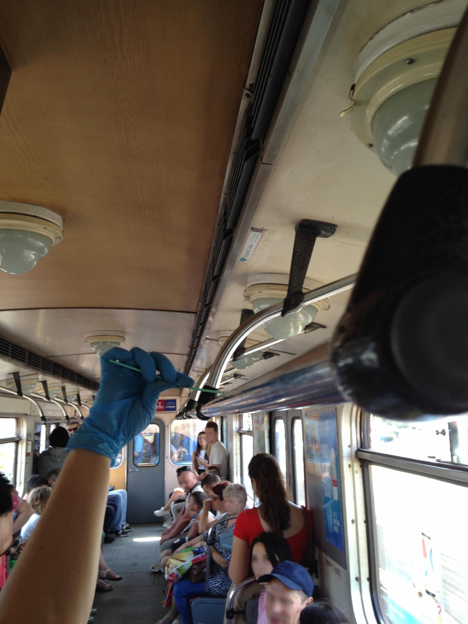 У метро Києва виявили унікальні мікроби і бактерії: стикаємося щодня