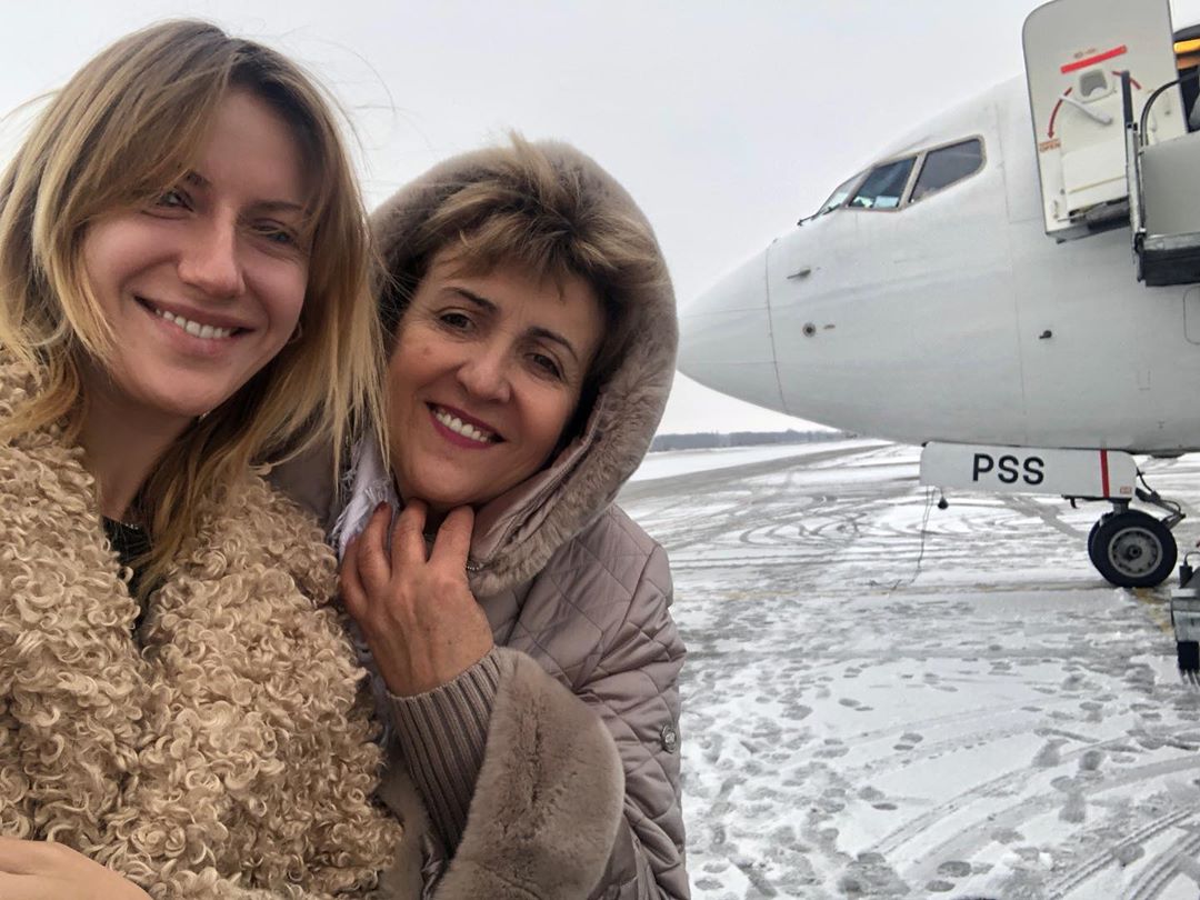 Леся Никитюк с мамой 