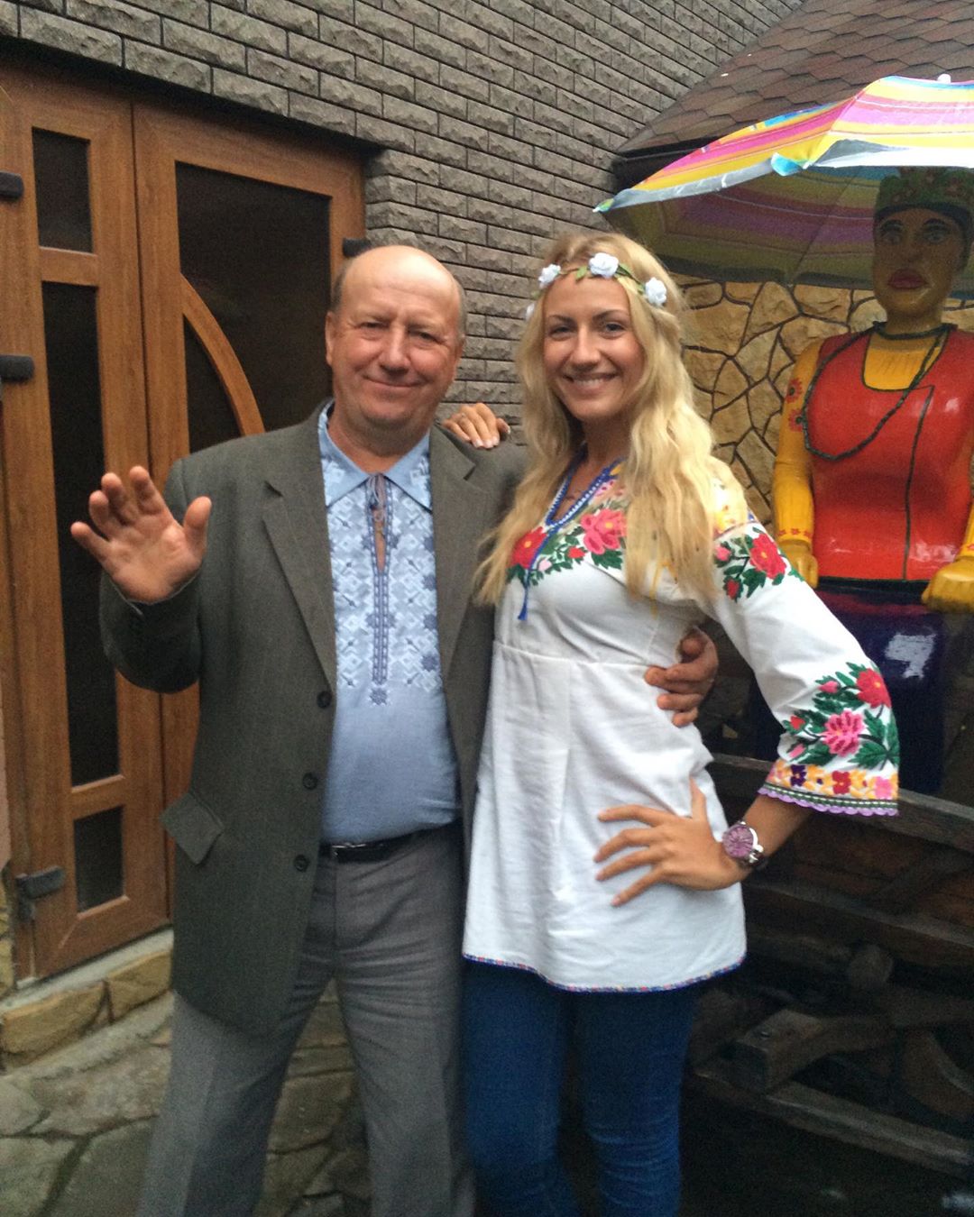 Мать, отец и брат: редкие фото Леси Никитюк с семьей