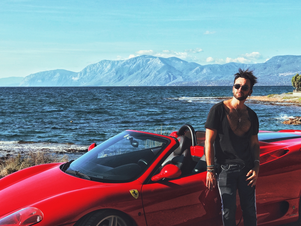 "Зібрав валізу, прилетів і залишився!": грек Andreas про переїзд до Києва, кар'єру співака і дружбу з російськими зірками