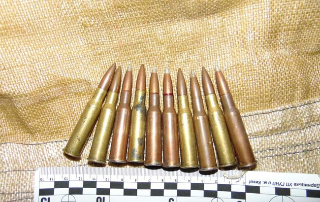 В Киеве задержали мужчину с оружием и боеприпасами