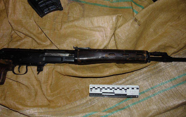 В Киеве задержали мужчину с оружием и боеприпасами