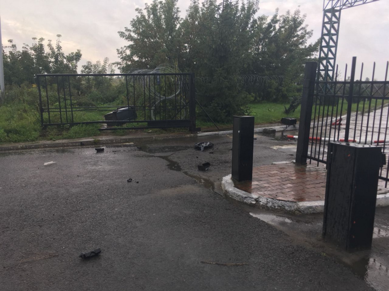 В Украину из Польши пытался прорваться автомобиль, сбив шлагбаумы