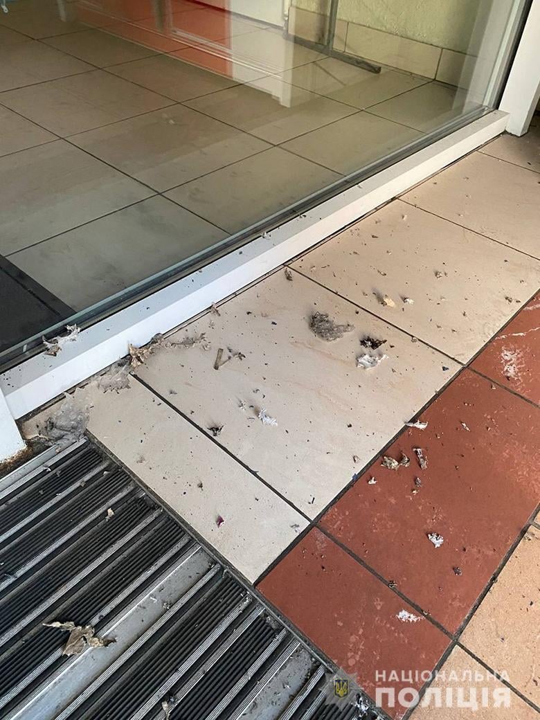 У відділеннях &quot;Нової пошти&quot; у Києві та Одесі підірвали саморобні бомби: фото з місця НП