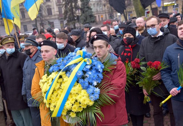 В городах Украины ярко и необычно отметили день рождения Бандеры: как это было