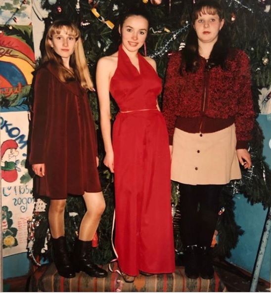 "Нос красный, мне жутко холодно": Надежда Мейхер показала, как выглядела в 12 лет