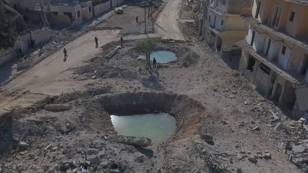 после взрыва бункерных бомб остаются огромные разрушения и дыр