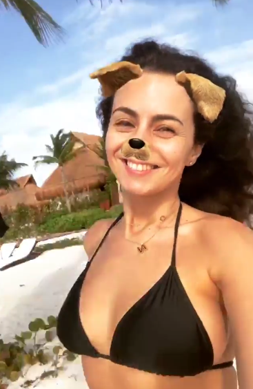 Настя Каменских похвасталась жарким фото в бикини